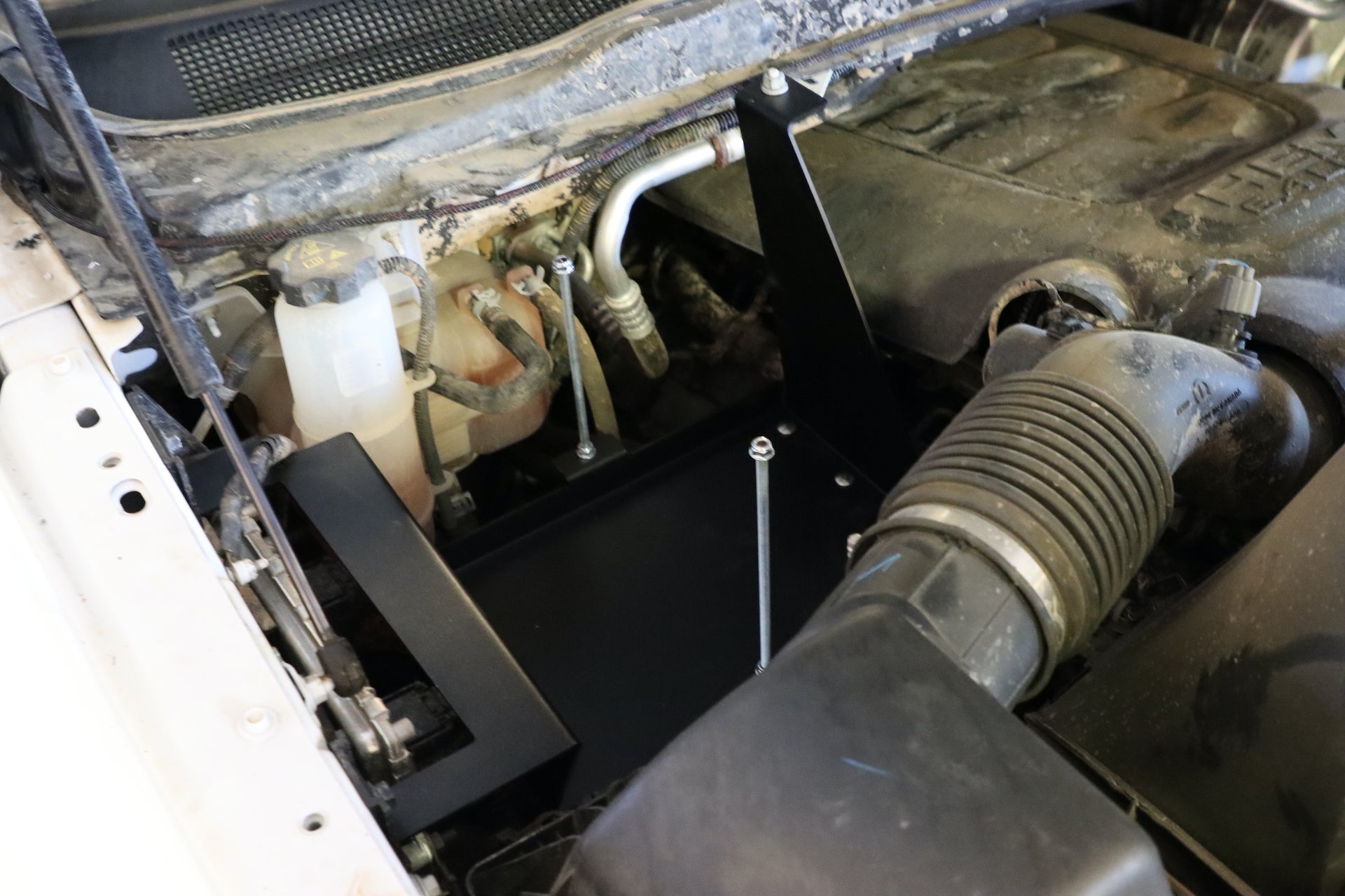 RAM 2500/3500 DUAL BATTERY TRAY - Easy Installation - Utilizes OEM Mounting Locations - No Drilling Required