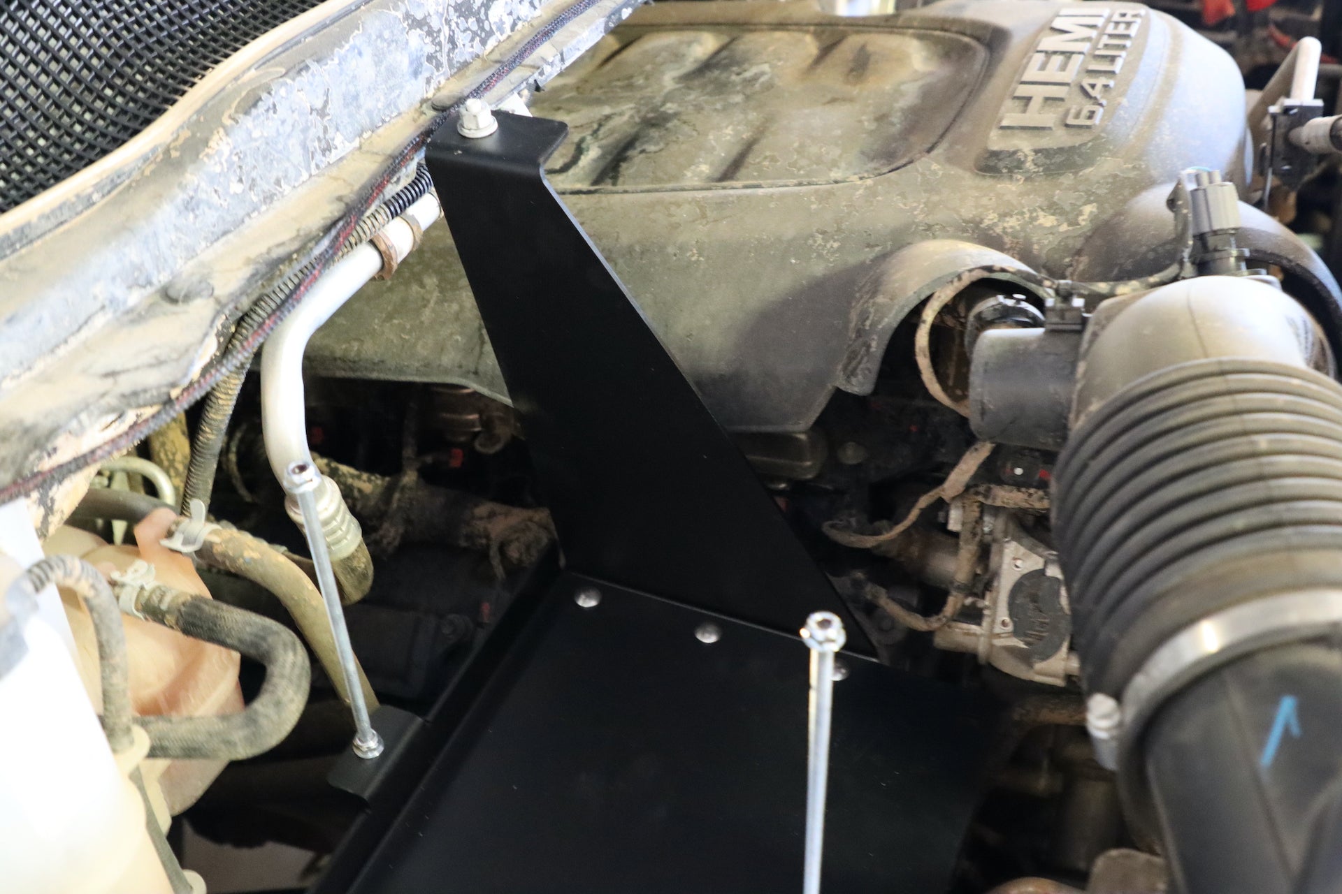 GODZ MFG RAM DUAL BATTERY MOUNT - Utilizes OEM Mounting Locations - Quick Install for 2019+ RAM 2500/3500 6.4L HEMI