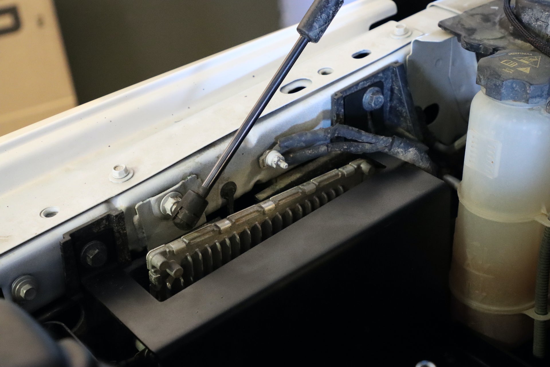 Black Textured Powder Coat Finish - Sleek Design for GODZ MFG Ram Dual Battery Mount