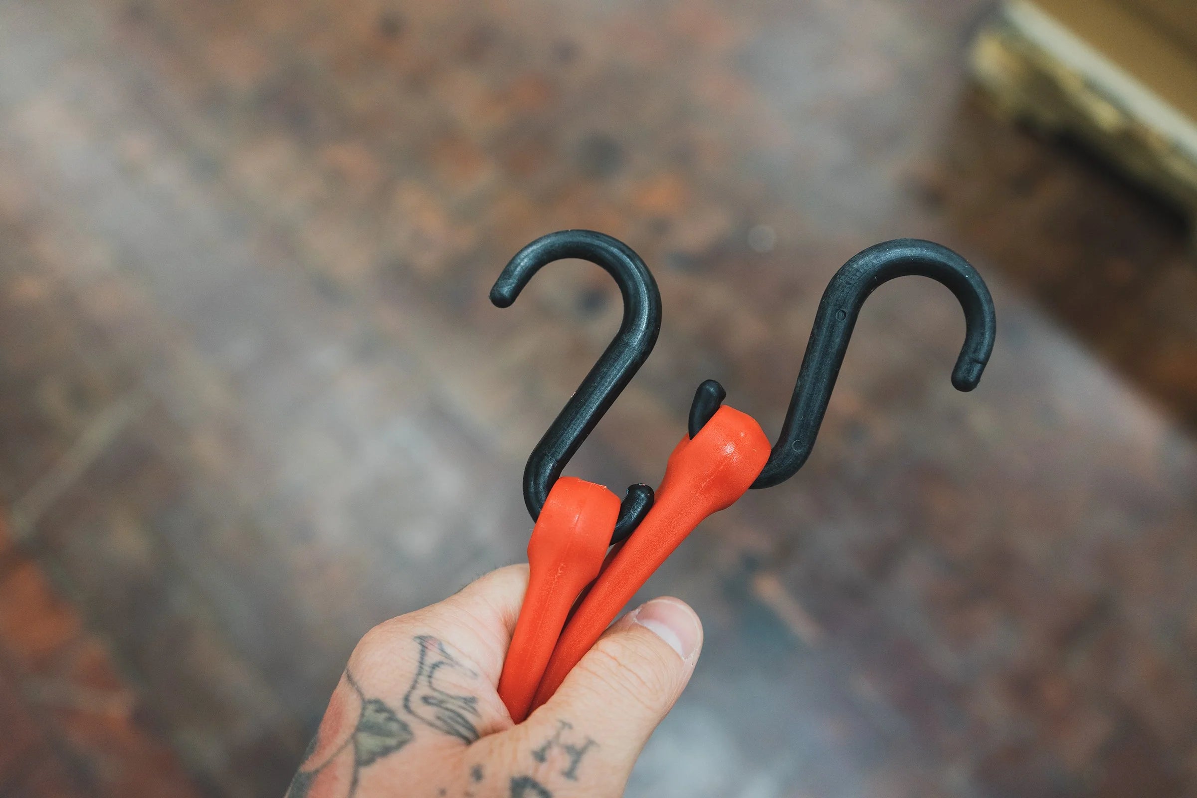 PERFECT BUNGEE 24" STANDARD DUTY BUNGEE STRAP WITH NYLON S HOOKS