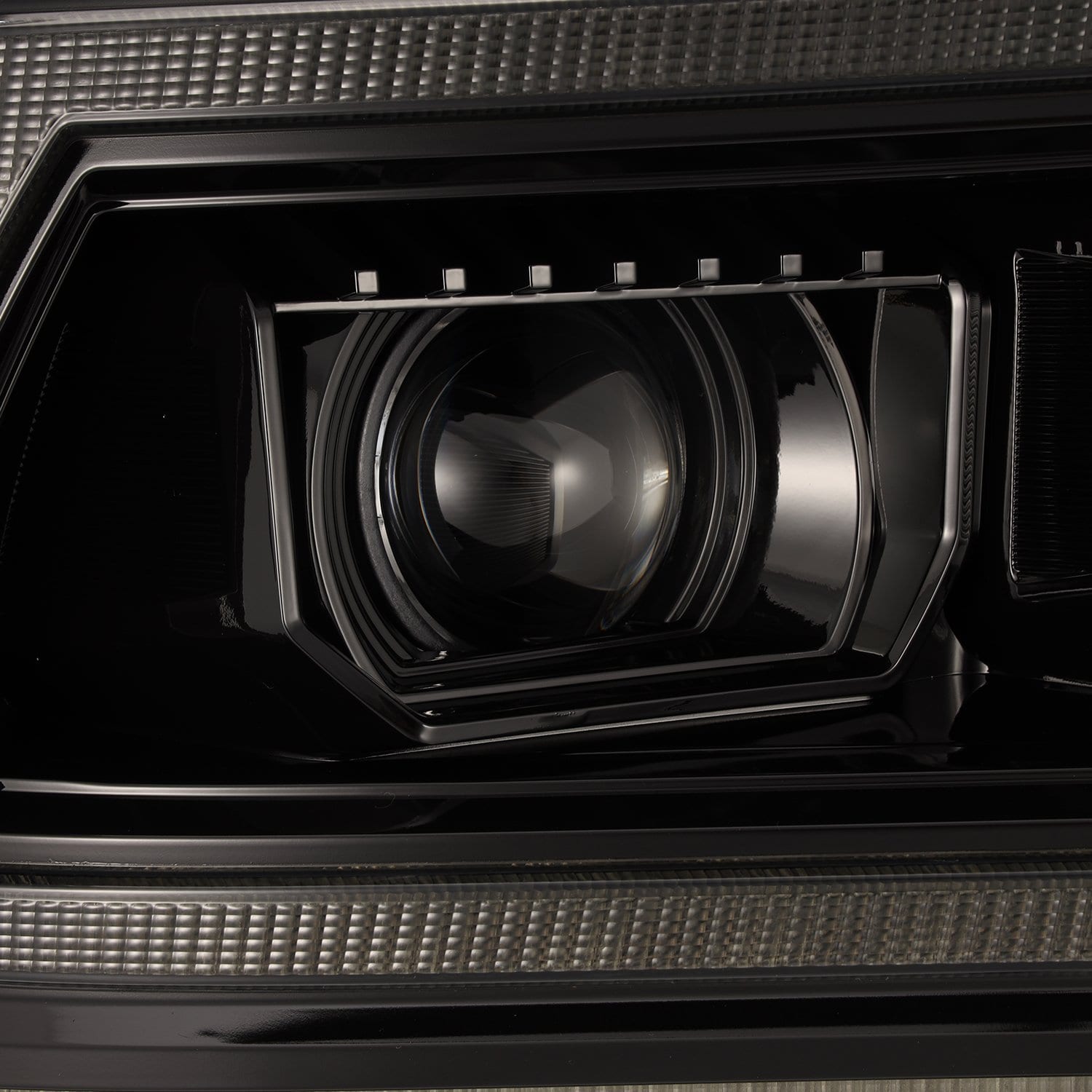 ALPHAREX LUXX LED Projector Headlights Alpha-Black RAM 2019-22 2500/3500