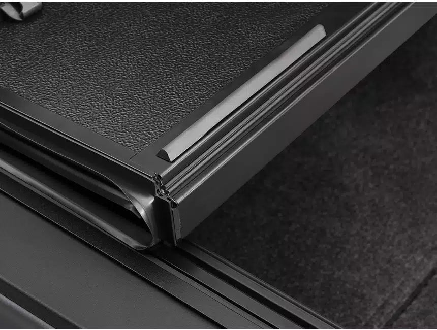 BAKFLIP FIBERMAX TONNEAU COVER POLYMER - RAM 2009-18 1500
