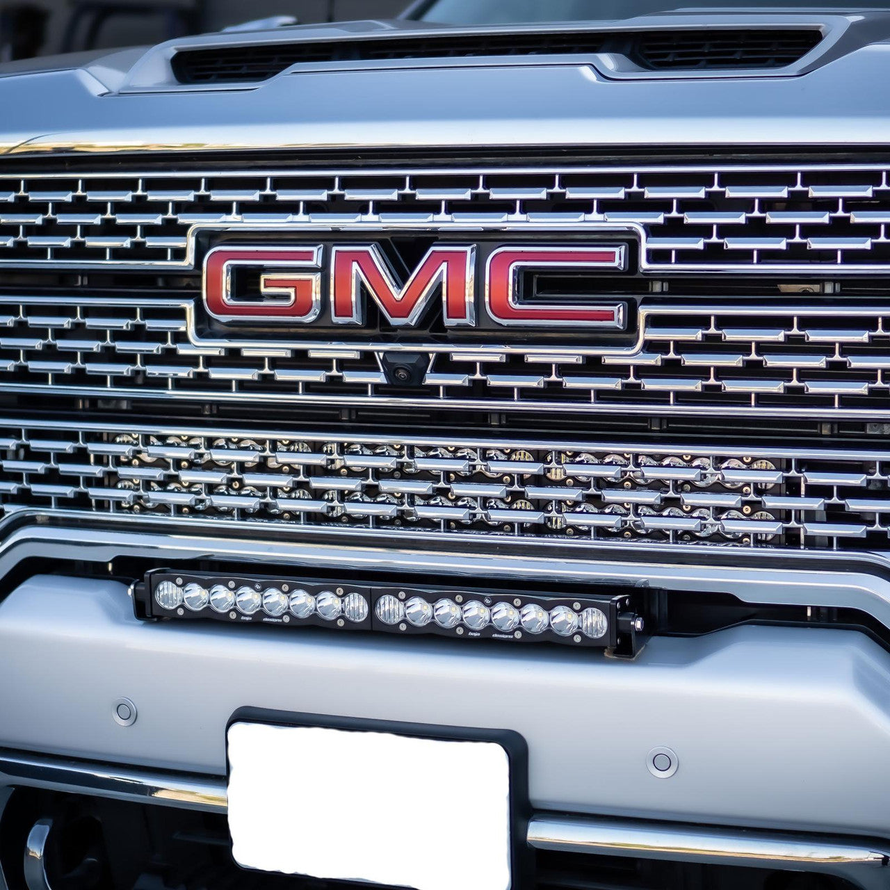 BAJA DESIGNS GMC S8 DUAL 30" GRILL LIGHT BAR KIT – 2020-24 GMC 2500HD/3500HD
