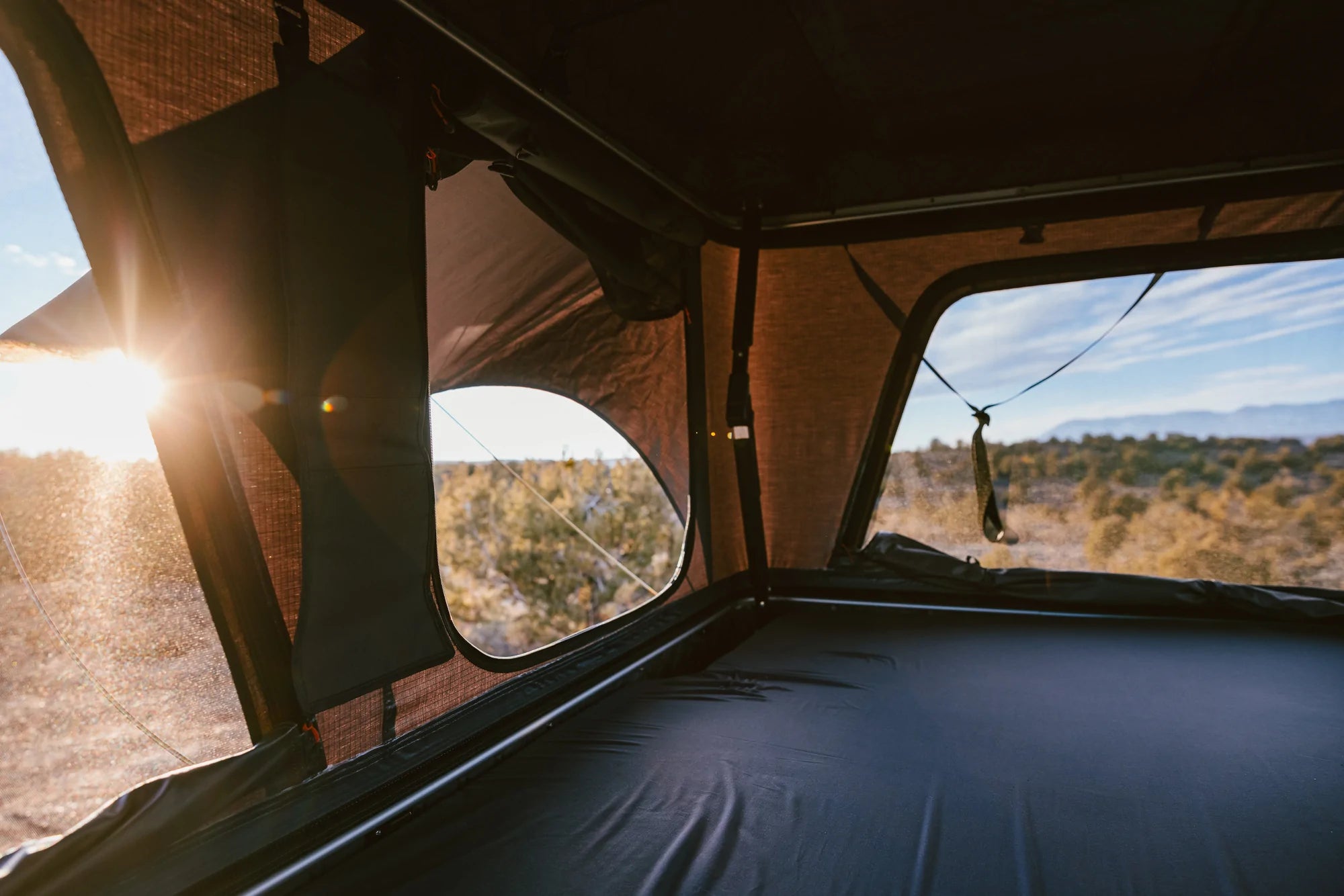 ROAM Rambler Hardshell Rooftop Tent
